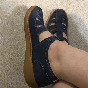 Clarks Unstructured Women 8 1/2 M Leather Sandals T Strap Comfort Shoe